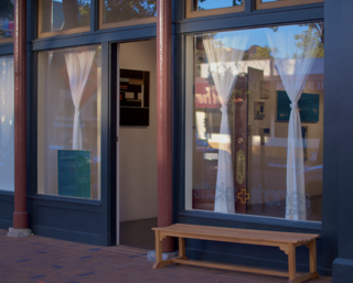 The exterior of Sticks & Stones Gallery in downtown Oakland. Photo by Beat Exposure.