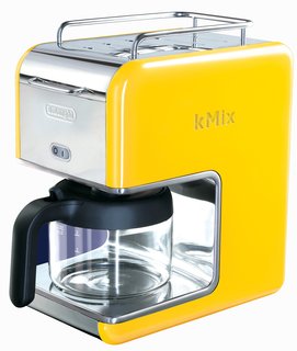 The design also includes De'Longhi's trademarked ThermoGen heating system to bring the water to the ideal brewing temperature and its OptiTemp technology to keep the brewed coffee warm but not burned.