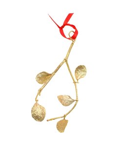 ...To create the final product: a full-scale mistletoe replica, ready to hang over your doorway or from a tree.