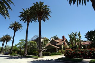 Dwell Home Venice: Part 1 - Photo 8 of 10 - The view northeast to the homes across the street from Dwell Home Venice. The neighborhood is an eclectic architectural mix of Craftsman, Victorian, Spanish Colonial Revival, Modern, and more.