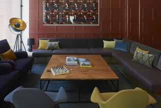 Another section of the lobby with the aforementioned Organic chairs more prominently shown.