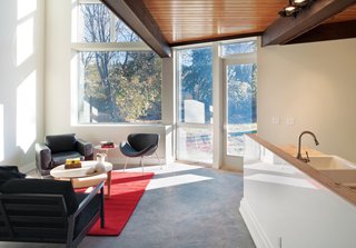 To reinforce the thermal efficiency of the envelope, 16-inch-wide I-joists made from black spruce lumber were employed as wall studs, allowing for what Bernheimer describes as <br><br>a "tremendous amount <br><br>of insulation."
