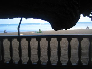 Hau Tree Lanai in Honolulu - Photo 1 of 5 - Here's that perfectly-framed sliver of a view from my table over breakfast.