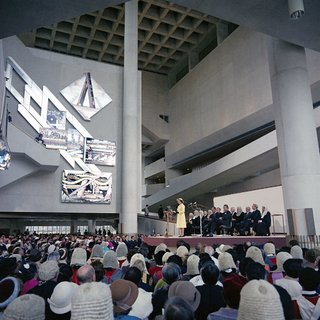 The High Court of Australia in Canberra has a massive central void and opened in 1980. The Royal Australian Institute of Architects’ gave the building its 25 Year Award.