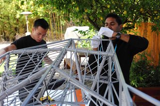 We determined the number of rope per section by subdividing the frame to see how it fits. Photo by Clifford Ho.