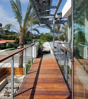 Green Home in La Jolla Blends Indoors and Outdoors - Photo 6 of 7 -