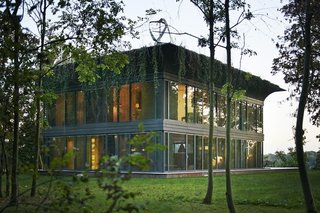 Philippe Starck Dreams Up Super Green Prefab System - Photo 4 of 7 -