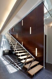 Modern Lake House in Missouri - Photo 8 of 9 -