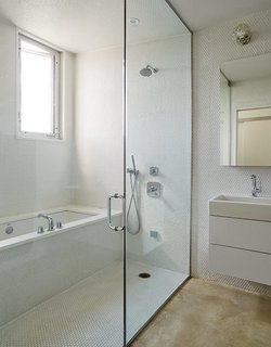 In Just 48 Hours, a Chicago Live/Work Space Is Built from the Ground Up Using Concrete Panels - Photo 7 of 9 -