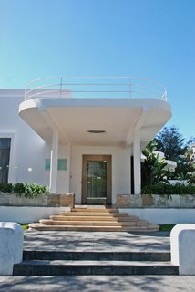 Hotel Demetria, Guadalajara - Photo 6 of 7 - Built by Pedro Castellanos, Casa Quiñones was one of the first modern homes in Guadalajara. Not only does it feature ample roof space for parties, it also features an elevator and floating staircase.