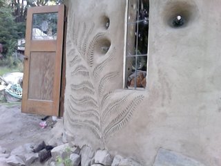 Mud Mavens: Mud Girls Founder Jen Gobby - Photo 4 of 5 - A fern design is emblazoned on a client's home. Photo courtesy of Jen Gobby.