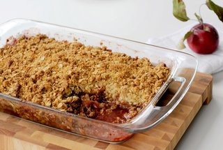Product Design by Femme Den - Photo 7 of 11 - Femme Den redesigned the Pyrex baking dish.