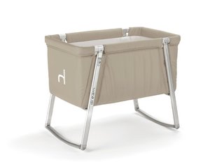 Babyhome is a Barcelona-based company that is entering the US market. Their portable crib, which has sleek and functional design, is lightweight and perfect for traveling. Photo from Babyhome.