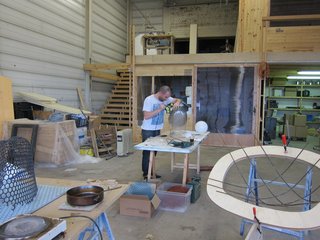 The Making-of Balloon Bowls - Photo 2 of 4 -