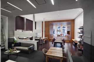 6 Design Experts Working in Flush - Photo 4 of 6 - White Street Loft Residence, New York, by Lucifer Lighting. Photo by Elizabeth Felicella.