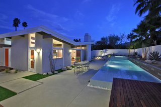 No home in Palm Springs is complete without a swimming pool. This is Lockyer's Cahuilla Road residence from 2009.