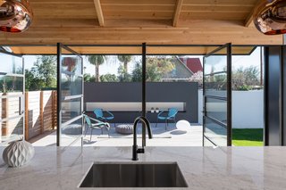Amazing House is Half Historic and Half Modern - Photo 6 of 11 -