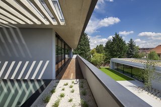 A Plugged-In Home Rises in Prague - Photo 2 of 6 -