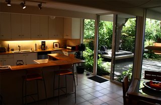 People in Glass Houses: The Legacy of Joseph Eichler - Photo 6 of 9 -
