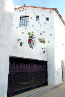 Contemporary Hints in Santa Barbara - Photo 4 of 6 -
