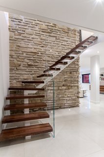 Near Montreal, a 1950s House Gets a Modern Makeover - Photo 5 of 7 -