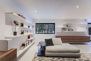 Near Montreal, a 1950s House Gets a Modern Makeover - Photo 6 of 7 -