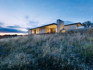 'West Coast Modern' by Zahid Sardar - Photo 2 of 5 - Photograph by Matthew Millman from West Coast Modern by Zahid Sardar, reprint permission by Gibbs Smith Publisher.