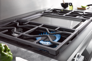 Sleek Oven Will Solve Your Cooking Needs - Photo 4 of 5 -