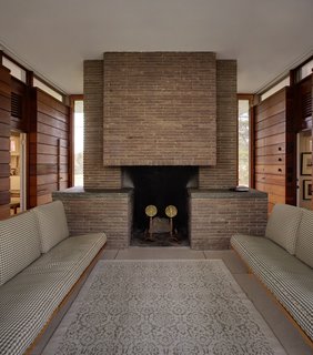 Beloved Midcentury Houses Examined After Decades of Wear and Tear - Photo 5 of 6 -