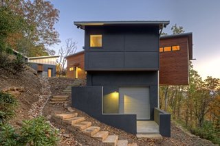 A Contemporary North Carolina Home Navigates a Tricky Site Atop a Ridge - Photo 2 of 10 -