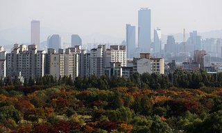 Modern Megacities Put in Perspective by Charles and Ray Eames - Photo 5 of 7 -
