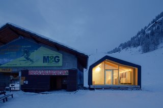 Architect Stefano Girodo explains the building has a "completely prefabricated and modular structure." It was built using recyclable and environmentally friendly materials and designed to ensure easy mechanical assembly once on site.