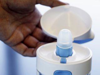 KOR's Kickstarter: Nava Filtering Water Bottle - Photo 1 of 3 -