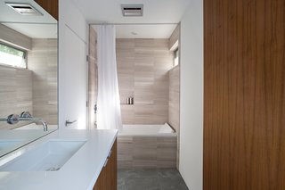 Indoor-Outdoor Home by a Midcentury Master Gets a Faithful Update - Photo 6 of 8 -
