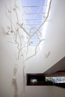 The Platanus bibliotechalis installation at the West Hollywood Library took cues from Sycamore trees in a nearby park. Faced with a short deadline for the commission, Wiseman chose to integrate the challenge into his design rather than let it live as a concession in the process. Photo by: Mark Hanauer.
