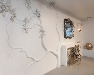 Wiseman’s exhibition at R 20th Century, 2012, displayed a versatile collection of his work ranging from furniture to installation sculpture. Photo by: Sherry Griffin/R 20th Century.