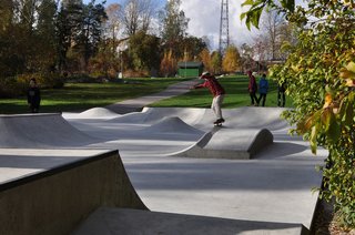 Skatepark Hilleri is located in Herttoniemi on the eastside of Helsinki. The renewed skate park is fully built out of concrete with steel and granite edges for grinding. The whole masterplan for the open space will be finalized in spring 2013.