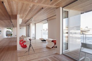 Not Your Average House Boat<br><br>With a cost of roughly 55,000 euros per unit, and available for order later this year, the Port X home can be wired to survive off the grid.