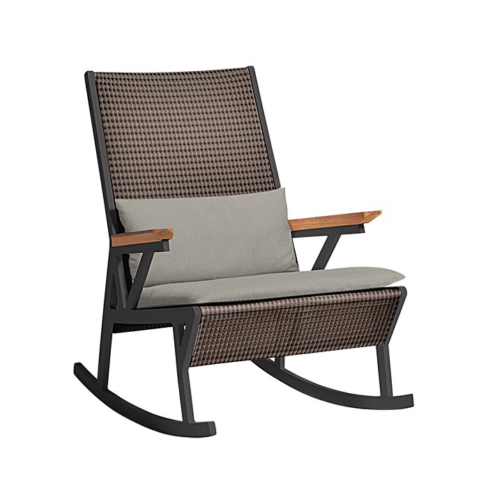 Photo 2 Of 5 In A Family Run Company Gracefully Shifts From Aluminum A Family Run Company Gracefully Shifts From Aluminum Folding Chairs To High End Outdoor Furniture