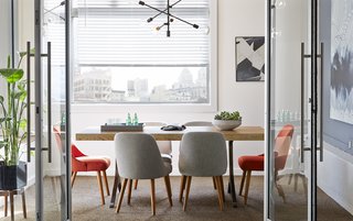 These Modern Workspaces Are Just As Welcoming as Your Living Room - Photo 2 of 9 -