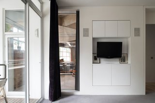 Renovation Opens Up a London Apartment - Photo 7 of 8 -