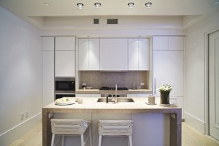 5 Great Rooms from New Dutch Apartment Huys in New York City - Photo 1 of 6 -