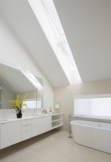 This Super Smart, Super Green Prefab May Be the Future of Suburban Living - Photo 3 of 4 -