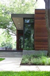 Small and Modern: A Family Lakeside Getaway in Texas - Photo 6 of 6 -