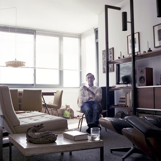 Photographer Captures Her Facebook Friends in Their Homes - Photo 4 of 9 -