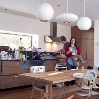 Photographer Captures Her Facebook Friends in Their Homes - Photo 5 of 9 -