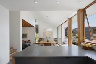 Seattle Home Carefully Blocks Out Neighbors, While Celebrating Natural Surroundings - Photo 4 of 11 -
