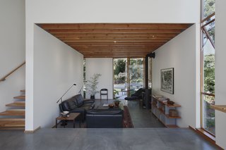 Seattle Home Carefully Blocks Out Neighbors, While Celebrating Natural Surroundings - Photo 5 of 11 -