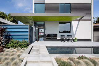 A Dull Stucco Home Becomes a Modern California Oasis - Photo 2 of 10 -