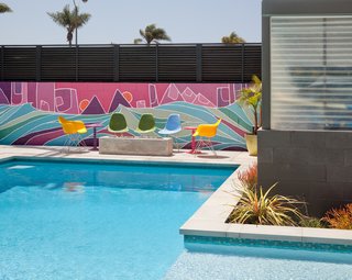 A Dull Stucco Home Becomes a Modern California Oasis - Photo 6 of 10 -